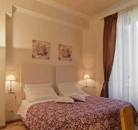 Bed and Breakfast Bed & Bed Peterson Florencia Exterior foto