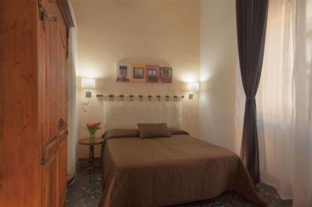 Bed and Breakfast Bed & Bed Peterson Florencia Exterior foto
